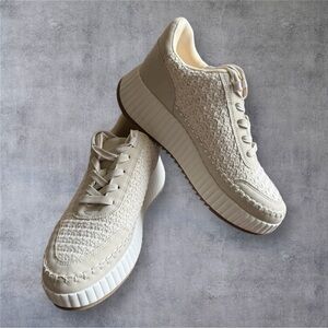 Dolce Vita Women's Dolen Sneaker